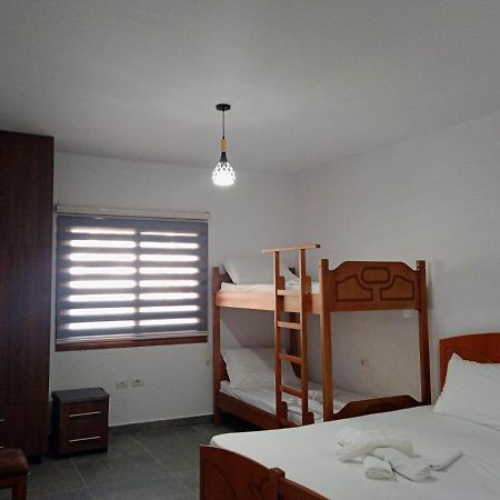 Villa Besnik, Rooms For Rent Vlorë Exteriér fotografie