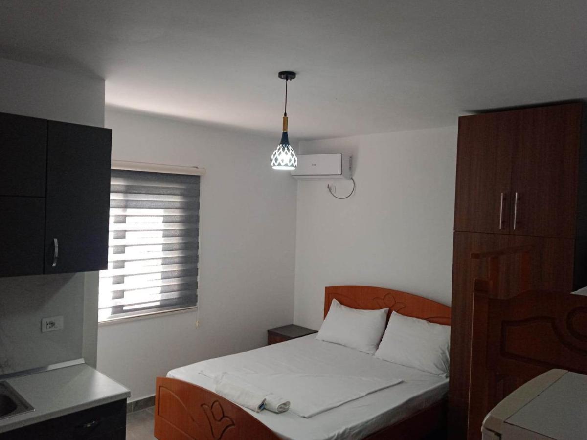 Villa Besnik, Rooms For Rent Vlorë Exteriér fotografie